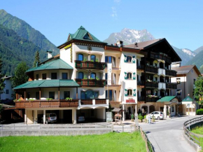  Hotel Pramstraller  Майрхофен